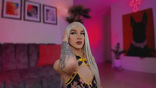 Taylor  foxxx online show from February 24, 5:30 am