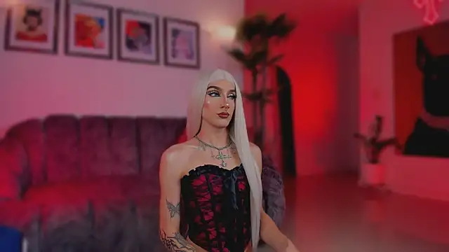 Taylor  foxxx online show from April 11, 7:16 am