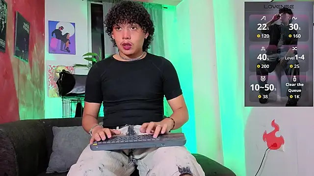 Snapshot of GaelOconner chatting on February 22, 3:20 am GaelOconner online show from February 22, 3:20 am