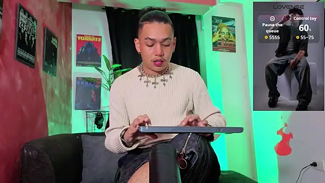 Snapshot of GaelOconner chatting on January 10, 3:57 am GaelOconner online show from January 10, 3:57 am