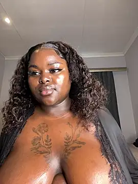 Honeycoco0211 online show from April 7, 6:15 am