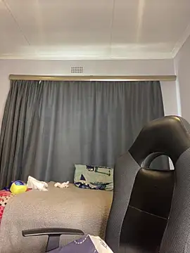 Honeycoco0211 online show from April 1, 7:10 am