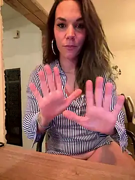 Lady Knaller online show from January 9, 9:33 pm