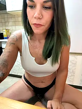 Lady Knaller online show from October 11, 7:59 pm