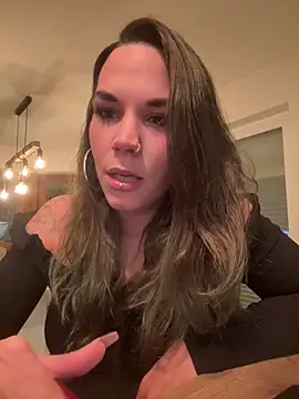 Lady Knaller online show from February 8, 8:50 pm