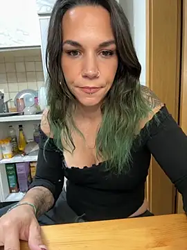 Lady Knaller online show from October 23, 6:50 pm