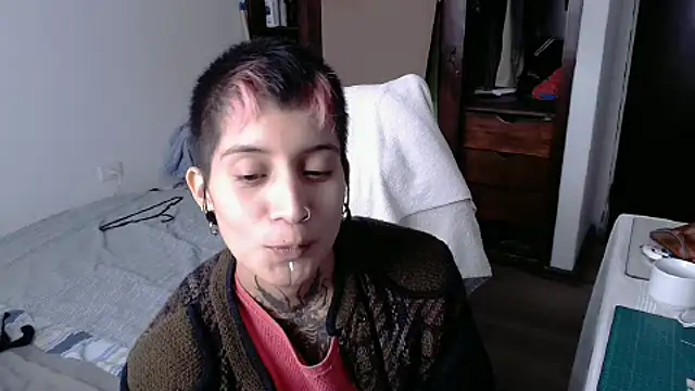 Snapshot of _Apola_77 chatting on October 4, 6:42 pm Apola 77 online show from October 4, 6:42 pm