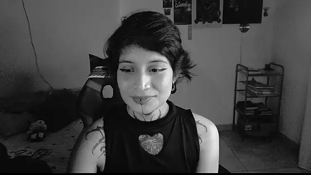 Snapshot of _Apola_77 chatting on February 15, 12:48 am Apola 77 online show from February 15, 12:48 am