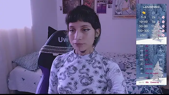Snapshot of _Apola_77 chatting on December 18, 7:52 pm Apola 77 online show from December 18, 7:52 pm