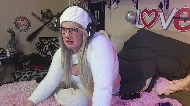 Blakelytgirl online show from February 6, 5:40 pm