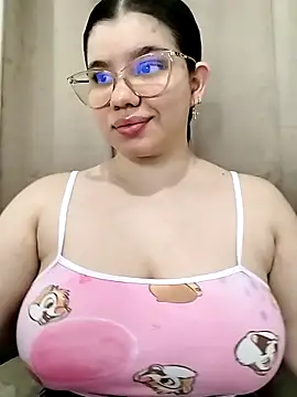 Snapshot of Danzel1105 chatting on January 6, 11:36 am Danzel1105 online show from January 6, 11:36 am