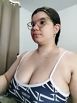 Danzel1105 online show from May 18, 2:11 pm