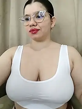 Snapshot of Danzel1105 chatting on January 10, 9:04 am Danzel1105 online show from January 10, 9:04 am