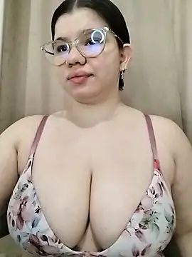 Snapshot of Danzel1105 chatting on February 8, 12:47 pm Danzel1105 online show from February 8, 12:47 pm