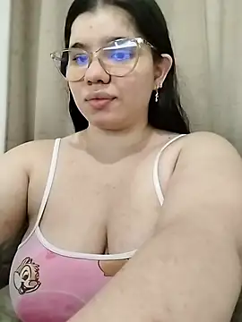 Snapshot of Danzel1105 chatting on February 28, 11:26 pm Danzel1105 online show from February 28, 11:26 pm