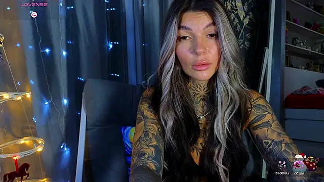 Snapshot of tattooedBabyy chatting on December 5, 9:19 am tattooedBabyy online show from December 5, 9:19 am