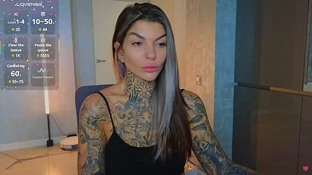 Snapshot of tattooedBabyy chatting on March 7, 8:56 am tattooedBabyy online show from March 7, 8:56 am