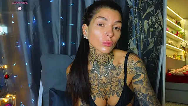 tattooedBabyy online show from December 21, 10:17 am