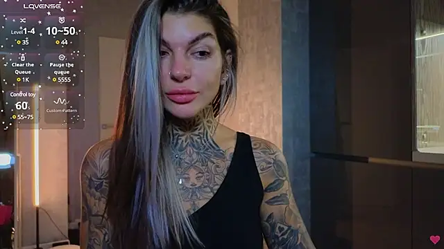 Snapshot of tattooedBabyy chatting on February 18, 4:47 pm tattooedBabyy online show from February 18, 4:47 pm
