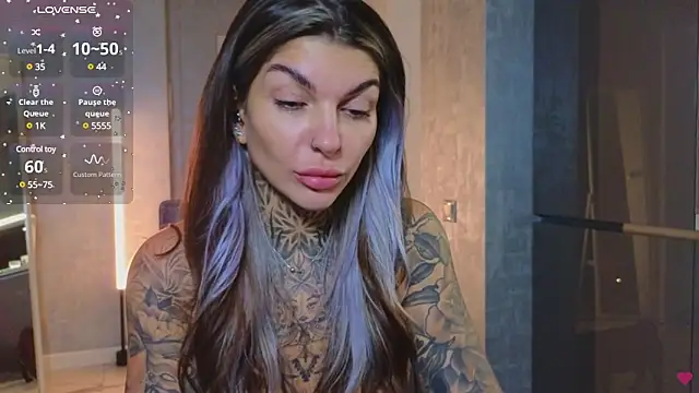 Snapshot of tattooedBabyy chatting on February 11, 5:18 pm tattooedBabyy online show from February 11, 5:18 pm