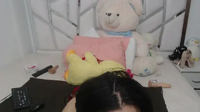 Snapshot of celestesouzalatin chatting on October 21, 1:38 am celestesouzalatin online show from October 21, 1:38 am