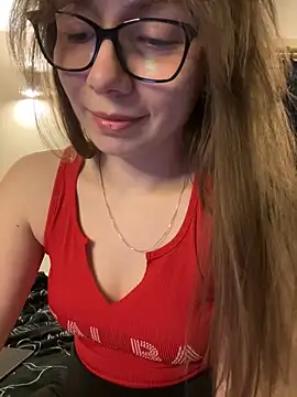 Snapshot of EvaRoss_ chatting on March 12, 6:32 pm EvaRoss online show from March 12, 6:32 pm