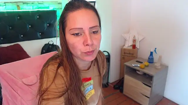 Snapshot of camila_delarosa chatting on September 17, 4:31 pm camila delarosa online show from September 17, 4:31 pm