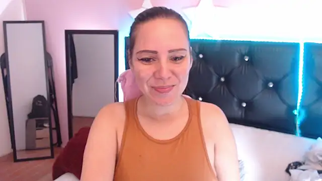 camila delarosa online show from November 16, 12:32 pm