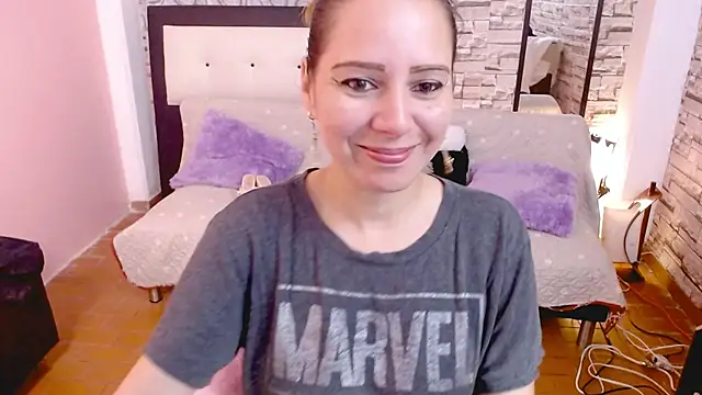 camila delarosa online show from March 15, 12:23 pm