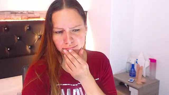 Snapshot of camila_delarosa chatting on March 17, 2:56 pm camila delarosa online show from March 17, 2:56 pm