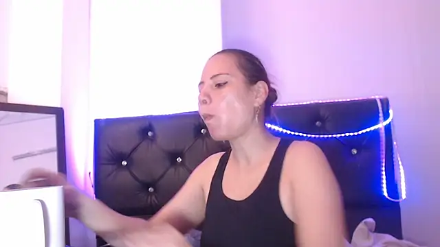 camila delarosa online show from December 21, 12:29 pm