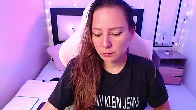 camila delarosa online show from July 1, 5:57 pm