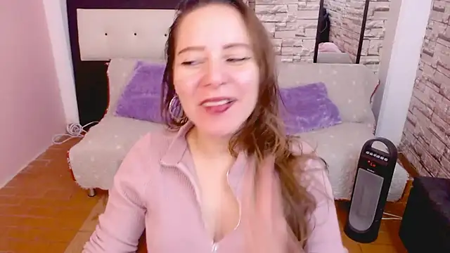 camila delarosa online show from March 31, 12:51 pm