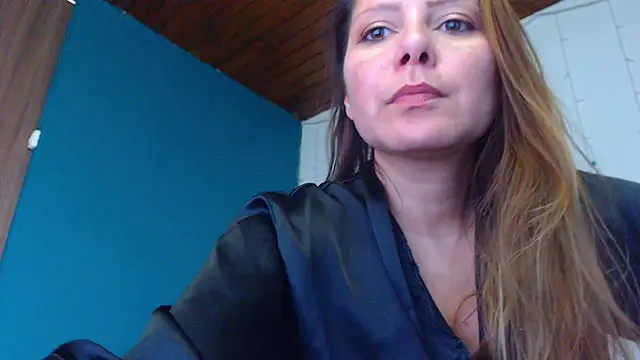 Snapshot of camila_delarosa chatting on February 6, 7:18 pm camila delarosa online show from February 6, 7:18 pm