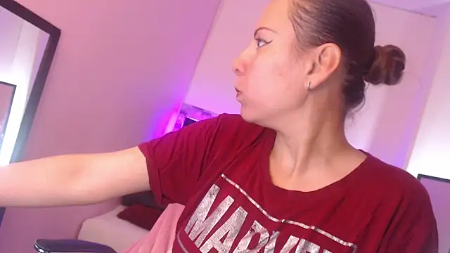 Snapshot of camila_delarosa chatting on September 15, 4:51 pm camila delarosa online show from September 15, 4:51 pm
