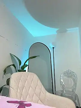 Dalila Thoms online show from October 24, 11:04 pm