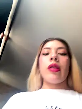 Dalila Thoms online show from November 5, 7:06 pm