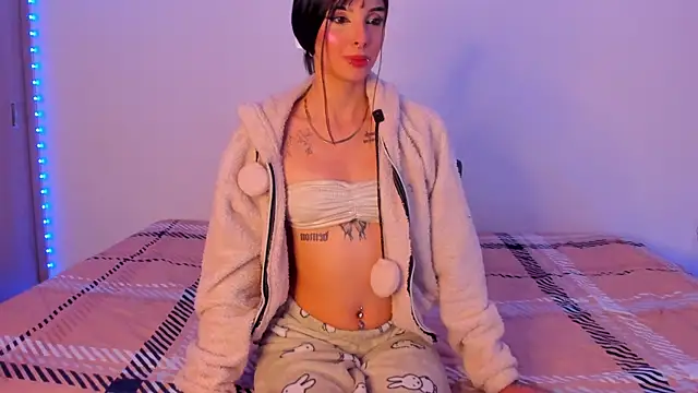 Snapshot of ChloeAddamss chatting on June 29, 4:52 am ChloeAddamss online show from June 29, 4:52 am