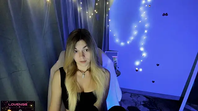 Sweet me  online show from October 13, 6:15 am