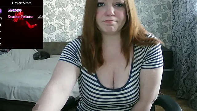 Snapshot of Sabrina_Poison chatting on February 12, 12:33 pm Sabrina Poison online show from February 12, 12:33 pm