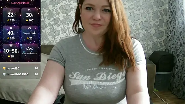 Snapshot of Sabrina_Poison chatting on February 19, 6:44 am Sabrina Poison online show from February 19, 6:44 am