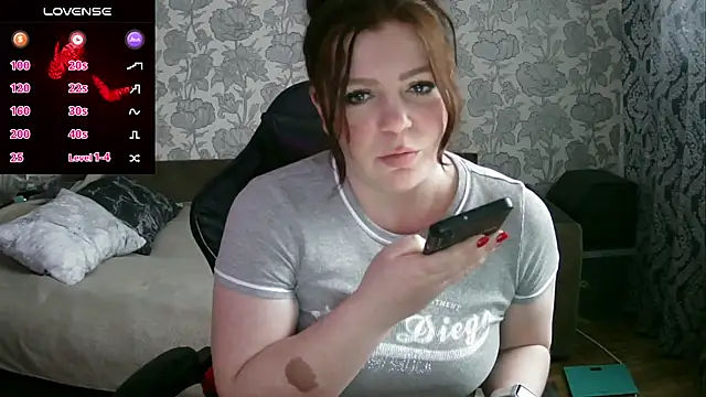 Snapshot of Sabrina_Poison chatting on February 1, 9:43 am Sabrina Poison online show from February 1, 9:43 am