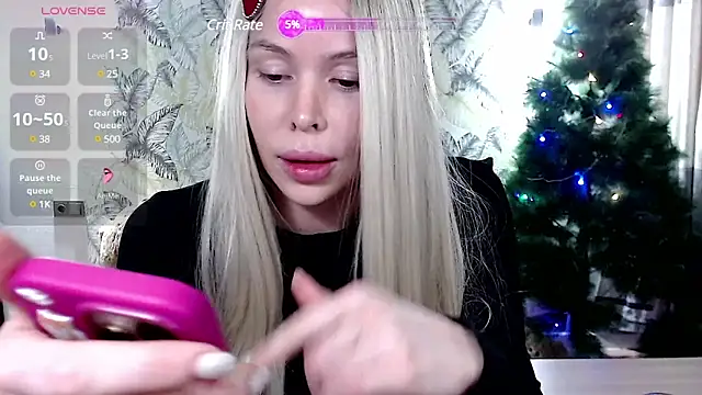 Snapshot of Marmalade_Fox chatting on January 2, 2:57 pm Marmalade Fox online show from January 2, 2:57 pm