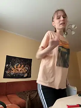 Crayzy Luv online show from February 10, 10:20 am