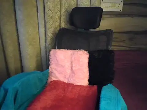 Trezza online show from November 29, 9:04 pm