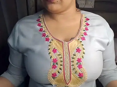 Trezza online show from October 24, 11:37 pm