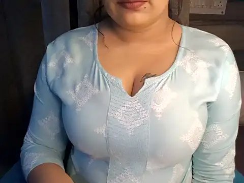 Trezza online show from November 6, 11:09 pm