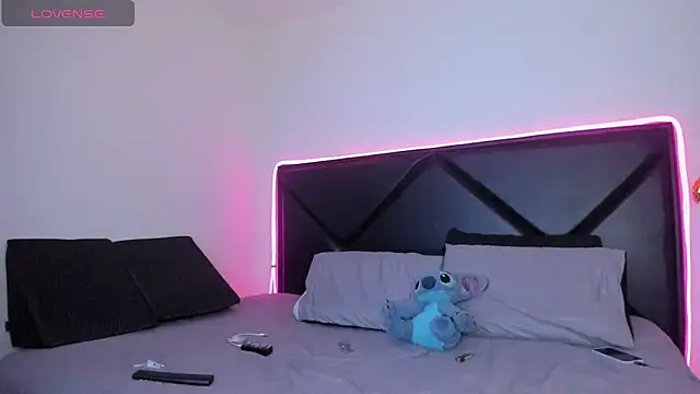 ScarlettAndClark online show from March 3, 2:40 am