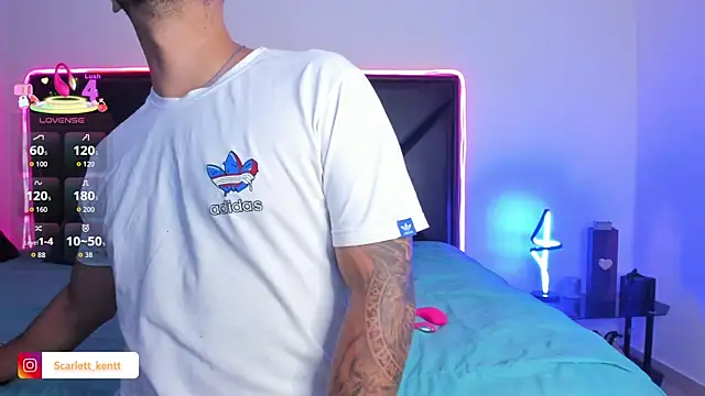 ScarlettAndClark online show from March 17, 4:48 am