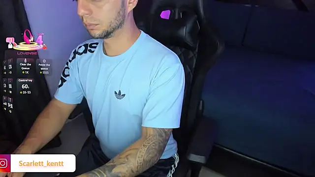 ScarlettAndClark online show from April 9, 4:47 am